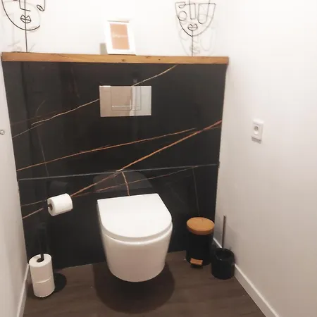 Couette-café Privé Avec De Gamme, Salle De Cinéma, Massage Etc 3*